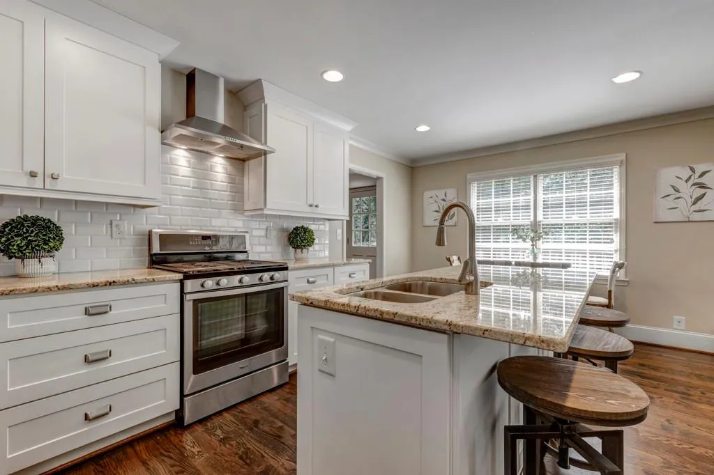 560 Coldstream Court, Atlanta, Georgia 30328, 4 Bedrooms Bedrooms, ,3 BathroomsBathrooms,Residential,Sold,560 Coldstream Court,6948686