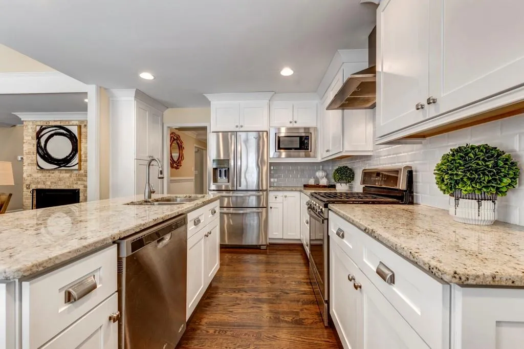 560 Coldstream Court, Atlanta, Georgia 30328, 4 Bedrooms Bedrooms, ,3 BathroomsBathrooms,Residential,Sold,560 Coldstream Court,6948686