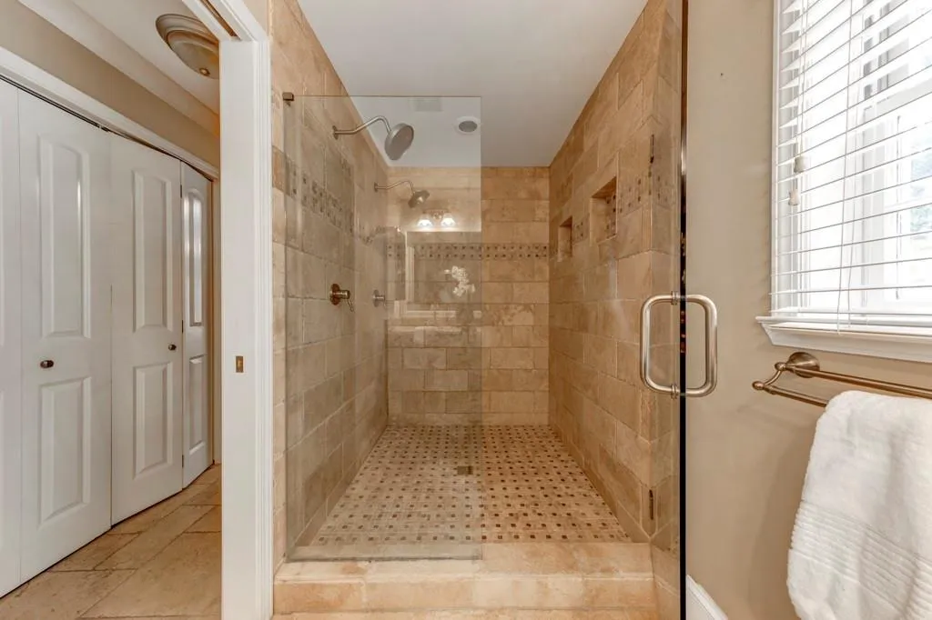 560 Coldstream Court, Atlanta, Georgia 30328, 4 Bedrooms Bedrooms, ,3 BathroomsBathrooms,Residential,Sold,560 Coldstream Court,6948686