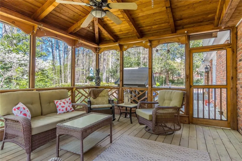 7220 Twin Branch Road, Atlanta, Georgia 30328, 4 Bedrooms Bedrooms, ,2 BathroomsBathrooms,Residential,Sold,7220 Twin Branch Road,6866817