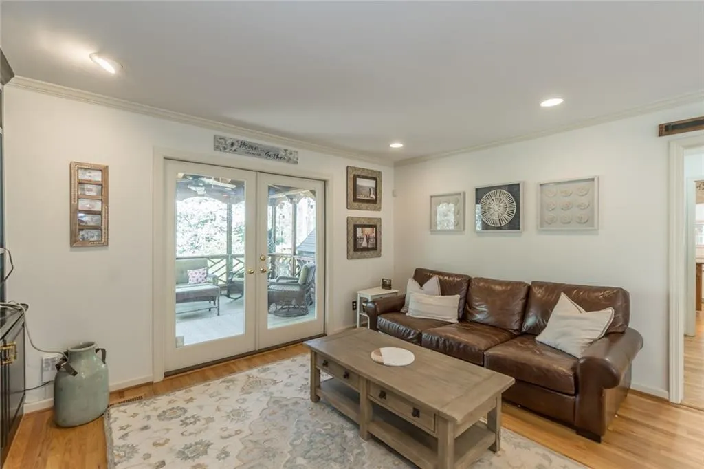 7220 Twin Branch Road, Atlanta, Georgia 30328, 4 Bedrooms Bedrooms, ,2 BathroomsBathrooms,Residential,Sold,7220 Twin Branch Road,6866817