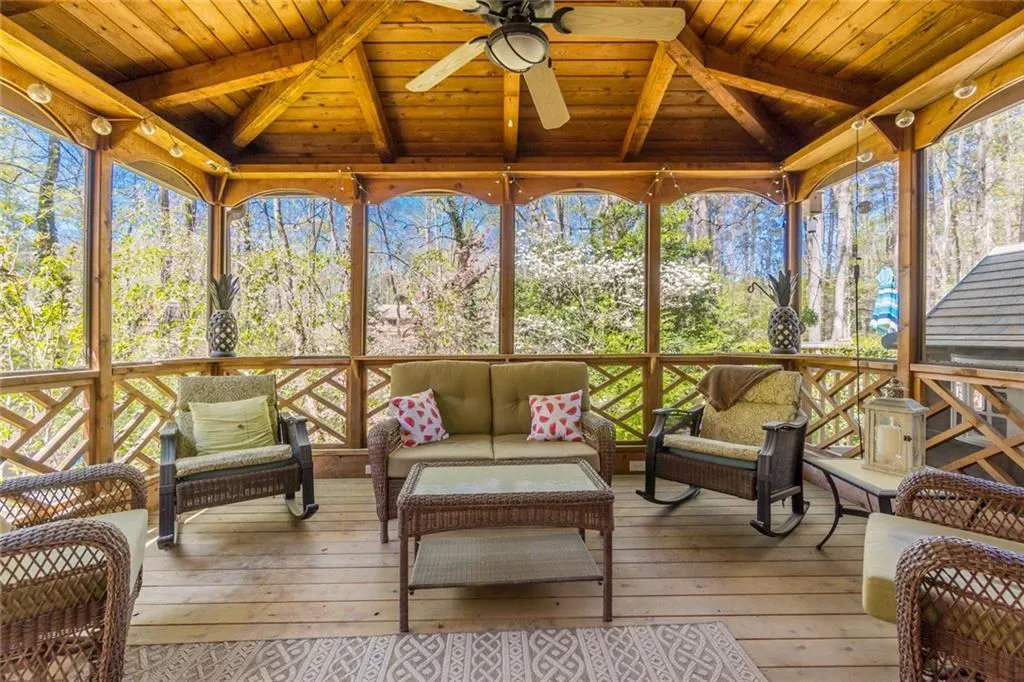 7220 Twin Branch Road, Atlanta, Georgia 30328, 4 Bedrooms Bedrooms, ,2 BathroomsBathrooms,Residential,Sold,7220 Twin Branch Road,6866817