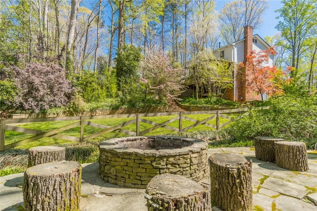 7220 Twin Branch Road, Atlanta, Georgia 30328, 4 Bedrooms Bedrooms, ,2 BathroomsBathrooms,Residential,Sold,7220 Twin Branch Road,6866817