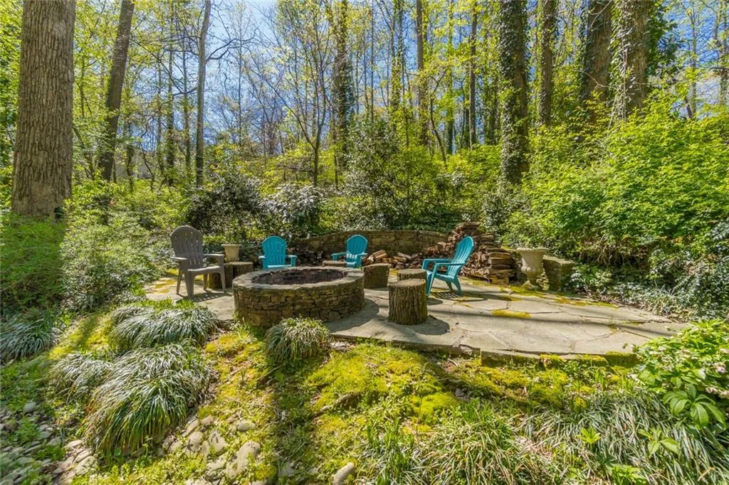 7220 Twin Branch Road, Atlanta, Georgia 30328, 4 Bedrooms Bedrooms, ,2 BathroomsBathrooms,Residential,Sold,7220 Twin Branch Road,6866817