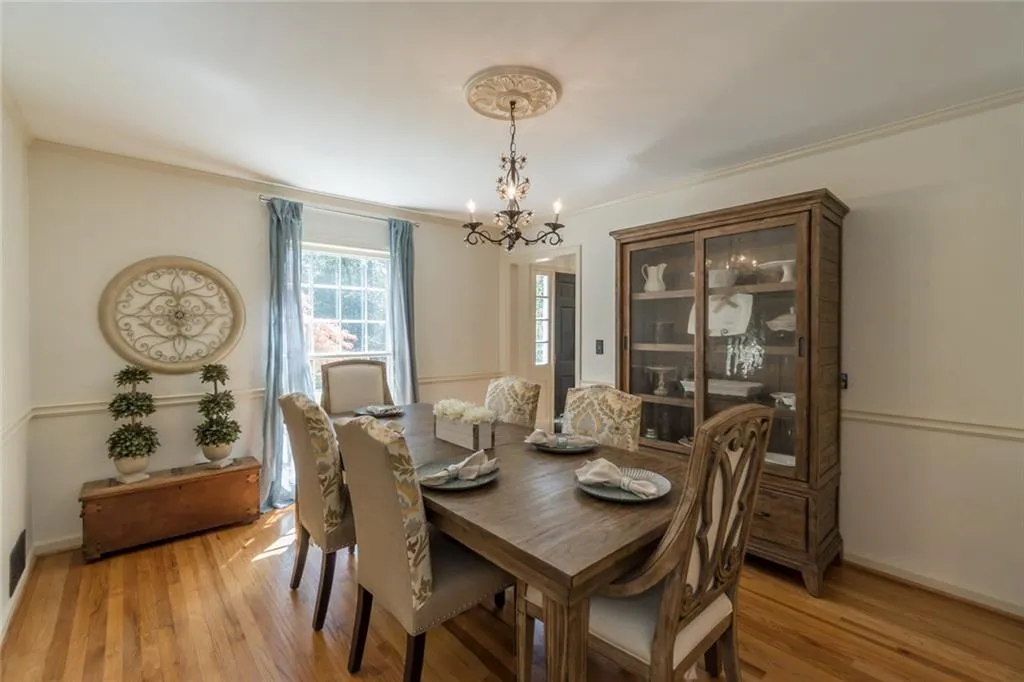 7220 Twin Branch Road, Atlanta, Georgia 30328, 4 Bedrooms Bedrooms, ,2 BathroomsBathrooms,Residential,Sold,7220 Twin Branch Road,6866817