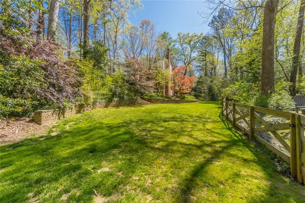 7220 Twin Branch Road, Atlanta, Georgia 30328, 4 Bedrooms Bedrooms, ,2 BathroomsBathrooms,Residential,Sold,7220 Twin Branch Road,6866817