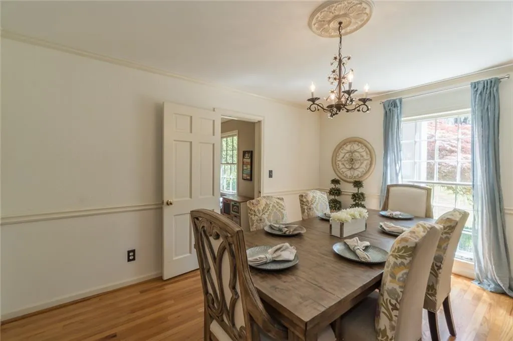 7220 Twin Branch Road, Atlanta, Georgia 30328, 4 Bedrooms Bedrooms, ,2 BathroomsBathrooms,Residential,Sold,7220 Twin Branch Road,6866817