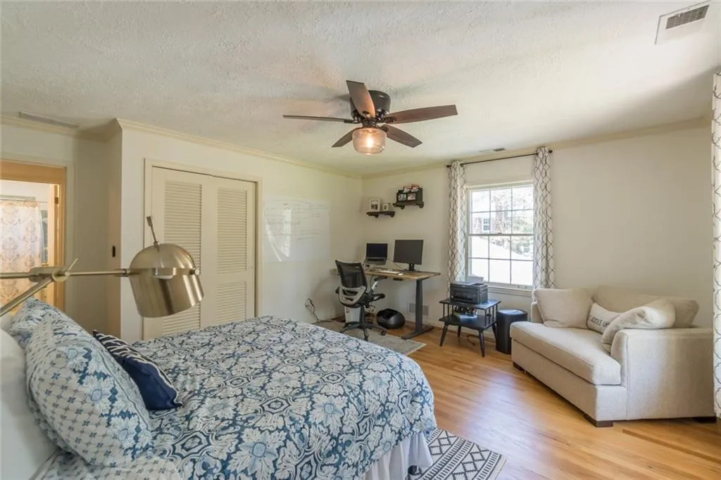 7220 Twin Branch Road, Atlanta, Georgia 30328, 4 Bedrooms Bedrooms, ,2 BathroomsBathrooms,Residential,Sold,7220 Twin Branch Road,6866817