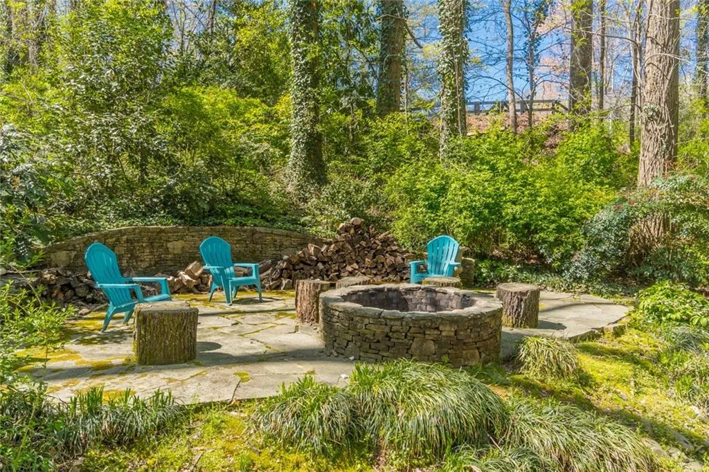 7220 Twin Branch Road, Atlanta, Georgia 30328, 4 Bedrooms Bedrooms, ,2 BathroomsBathrooms,Residential,Sold,7220 Twin Branch Road,6866817