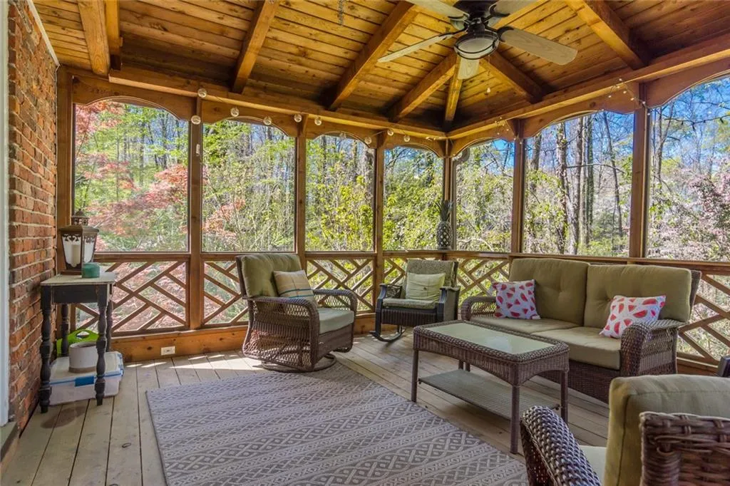 7220 Twin Branch Road, Atlanta, Georgia 30328, 4 Bedrooms Bedrooms, ,2 BathroomsBathrooms,Residential,Sold,7220 Twin Branch Road,6866817