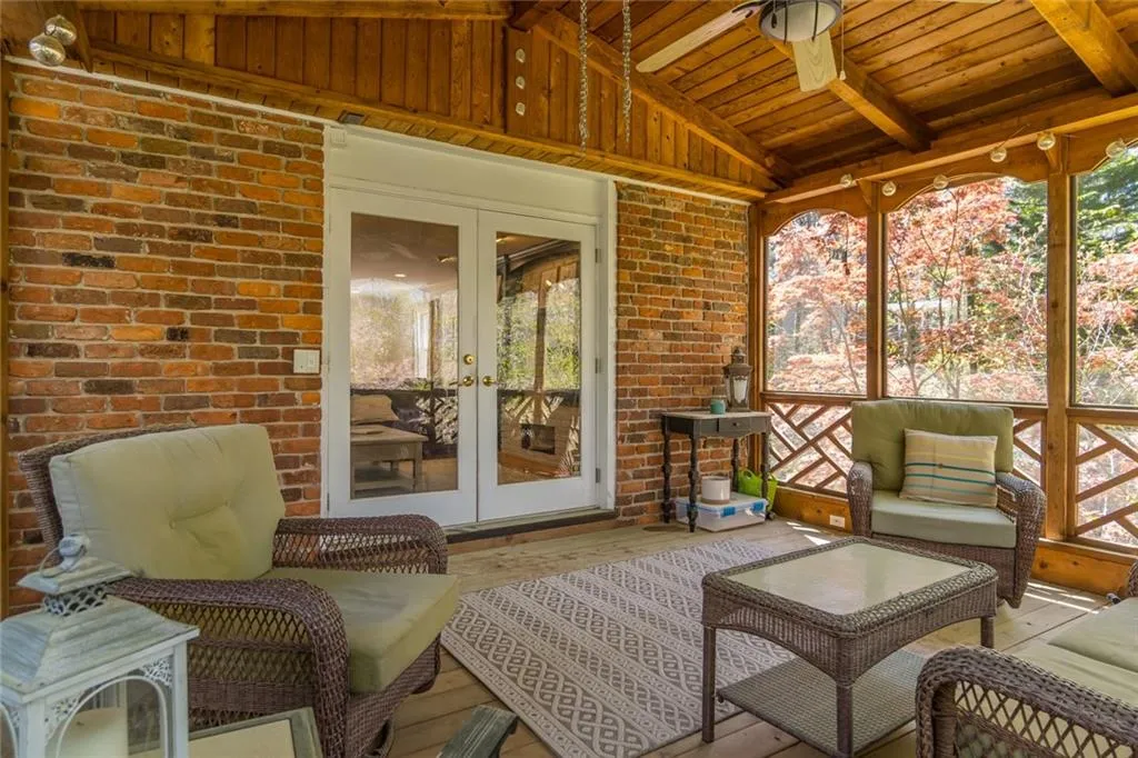 7220 Twin Branch Road, Atlanta, Georgia 30328, 4 Bedrooms Bedrooms, ,2 BathroomsBathrooms,Residential,Sold,7220 Twin Branch Road,6866817