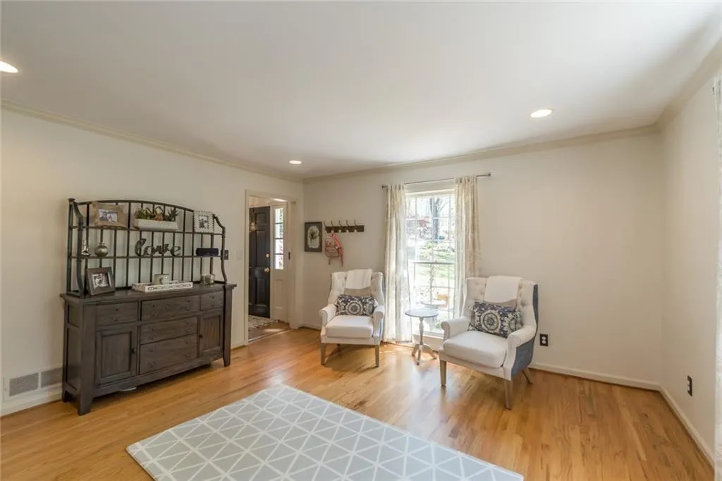 7220 Twin Branch Road, Atlanta, Georgia 30328, 4 Bedrooms Bedrooms, ,2 BathroomsBathrooms,Residential,Sold,7220 Twin Branch Road,6866817