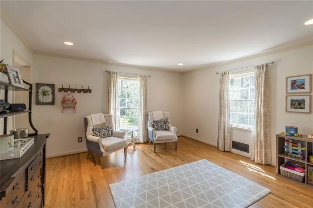 7220 Twin Branch Road, Atlanta, Georgia 30328, 4 Bedrooms Bedrooms, ,2 BathroomsBathrooms,Residential,Sold,7220 Twin Branch Road,6866817