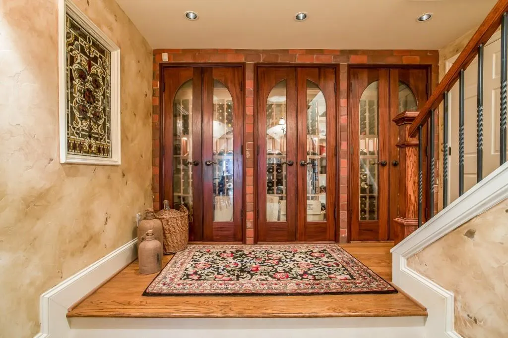 1650 Lazy River Lane, Sandy Springs, Georgia 30350, 5 Bedrooms Bedrooms, ,5 BathroomsBathrooms,Residential,Sold,1650 Lazy River Lane,5789967