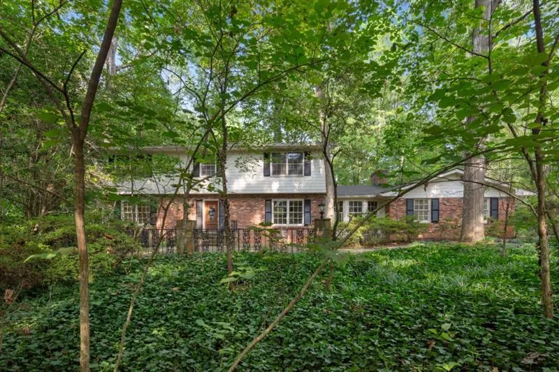 7165 Brandon Mill Road, Sandy Springs, Georgia 30328, 5 Bedrooms Bedrooms, ,3 BathroomsBathrooms,Residential,Sold,7165 Brandon Mill Road,6935815