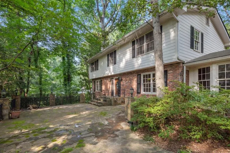 7165 Brandon Mill Road, Sandy Springs, Georgia 30328, 5 Bedrooms Bedrooms, ,3 BathroomsBathrooms,Residential,Sold,7165 Brandon Mill Road,6935815