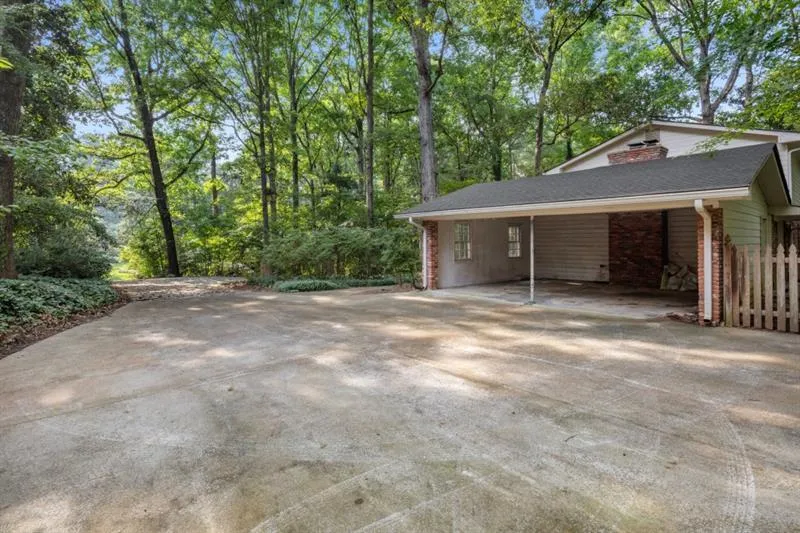 7165 Brandon Mill Road, Sandy Springs, Georgia 30328, 5 Bedrooms Bedrooms, ,3 BathroomsBathrooms,Residential,Sold,7165 Brandon Mill Road,6935815