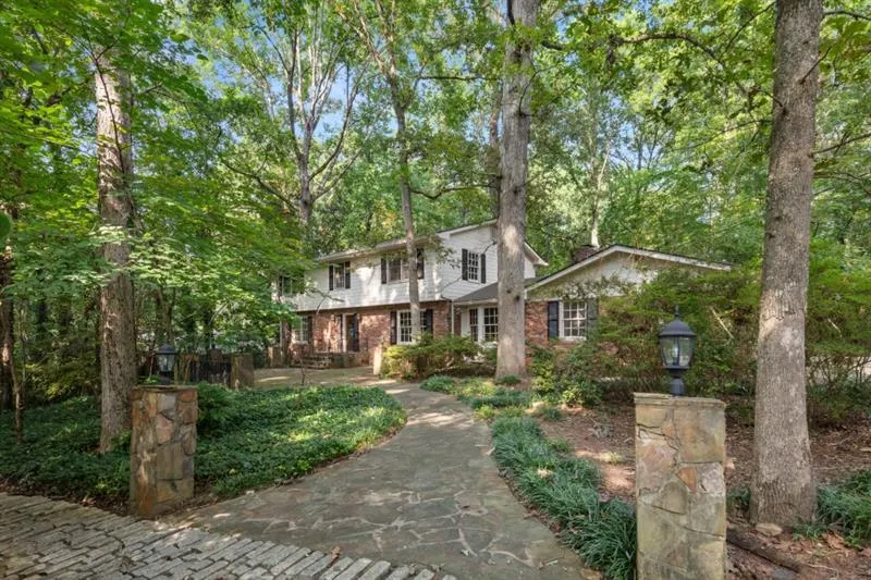 7165 Brandon Mill Road, Sandy Springs, Georgia 30328, 5 Bedrooms Bedrooms, ,3 BathroomsBathrooms,Residential,Sold,7165 Brandon Mill Road,6935815