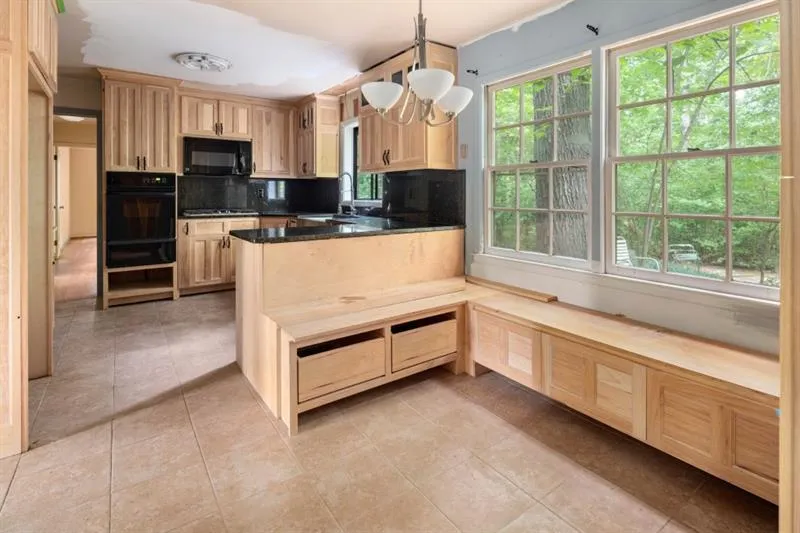 7165 Brandon Mill Road, Sandy Springs, Georgia 30328, 5 Bedrooms Bedrooms, ,3 BathroomsBathrooms,Residential,Sold,7165 Brandon Mill Road,6935815