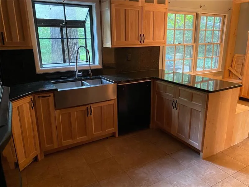 7165 Brandon Mill Road, Sandy Springs, Georgia 30328, 5 Bedrooms Bedrooms, ,3 BathroomsBathrooms,Residential,Sold,7165 Brandon Mill Road,6935815