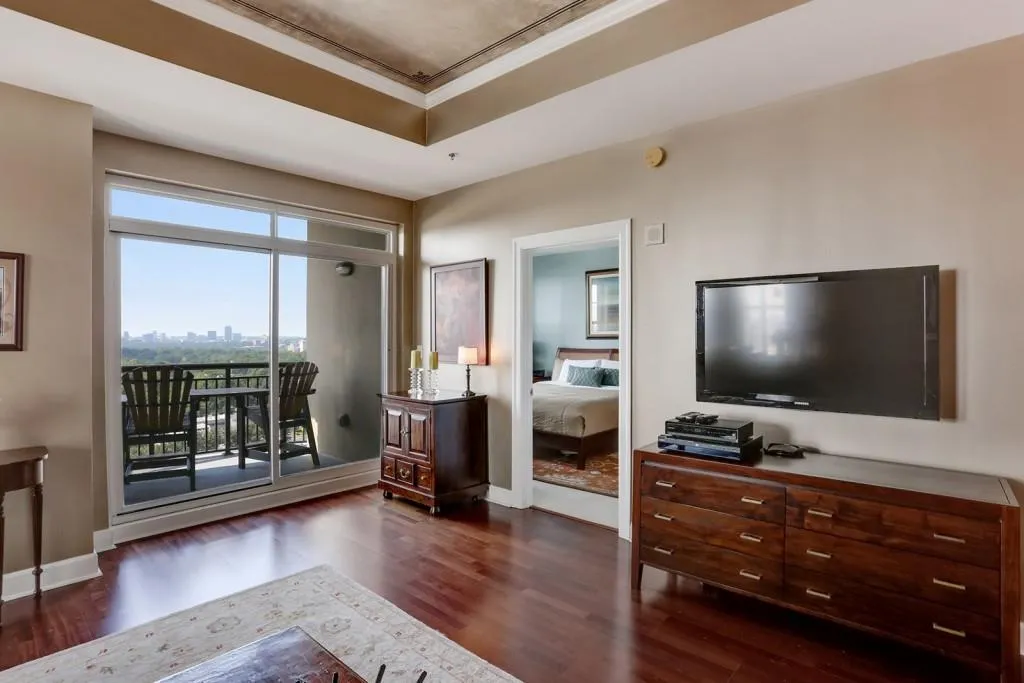 325 E Paces Ferry Road Ne Unit 1405, Atlanta, Georgia 30305, 2 Bedrooms Bedrooms, ,2 BathroomsBathrooms,Residential,Sold,325 E Paces Ferry Road Ne Unit 1405,5726741