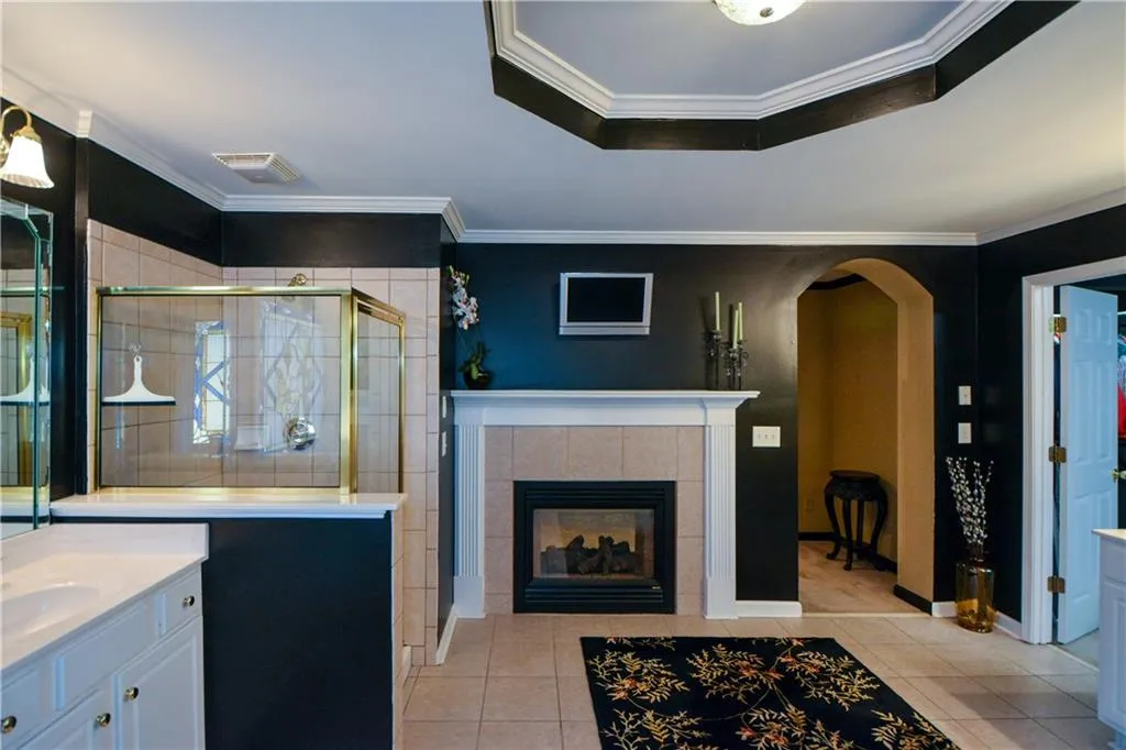 645 River Valley Road, Sandy Springs, Georgia 30328, 4 Bedrooms Bedrooms, ,3 BathroomsBathrooms,Residential,Sold,645 River Valley Road,6651392