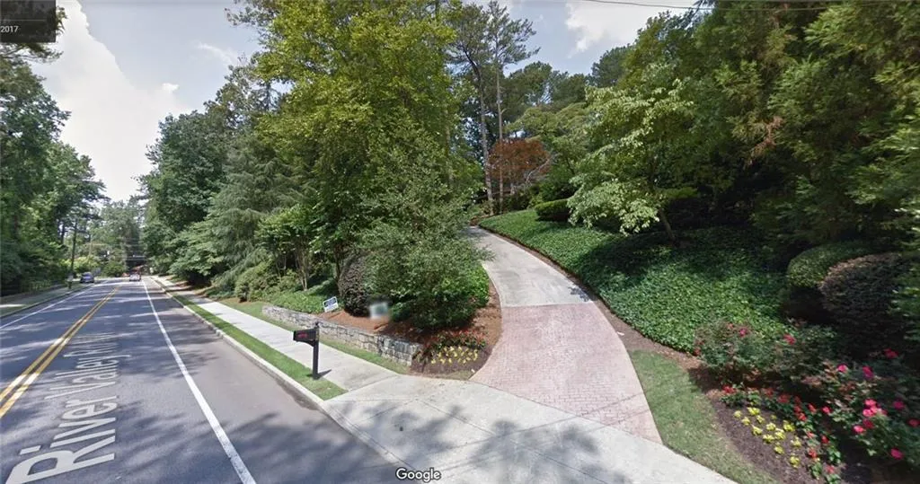 645 River Valley Road, Sandy Springs, Georgia 30328, 4 Bedrooms Bedrooms, ,3 BathroomsBathrooms,Residential,Sold,645 River Valley Road,6651392