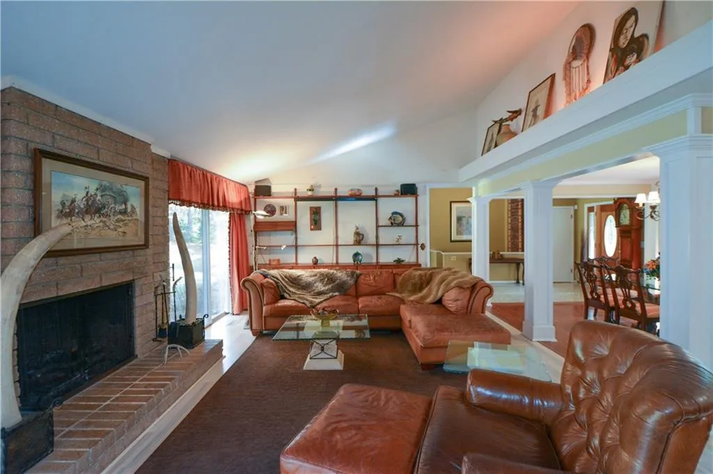 645 River Valley Road, Sandy Springs, Georgia 30328, 4 Bedrooms Bedrooms, ,3 BathroomsBathrooms,Residential,Sold,645 River Valley Road,6651392