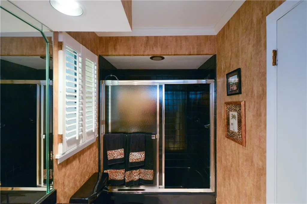 645 River Valley Road, Sandy Springs, Georgia 30328, 4 Bedrooms Bedrooms, ,3 BathroomsBathrooms,Residential,Sold,645 River Valley Road,6651392