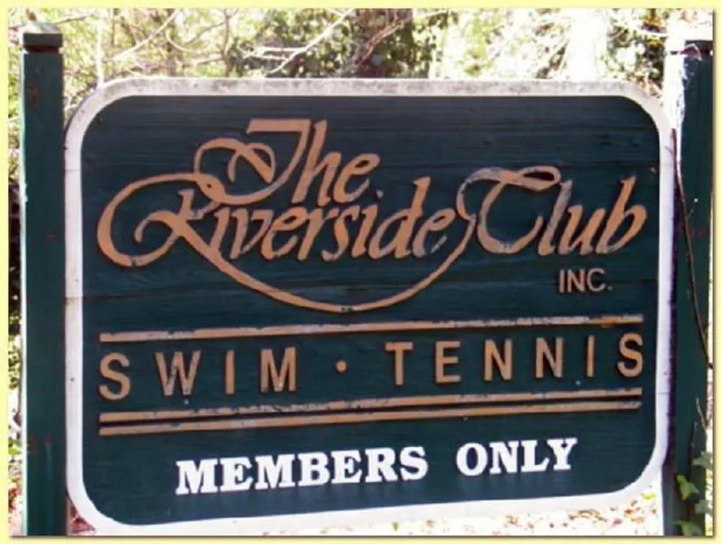 645 River Valley Road, Sandy Springs, Georgia 30328, 4 Bedrooms Bedrooms, ,3 BathroomsBathrooms,Residential,Sold,645 River Valley Road,6651392