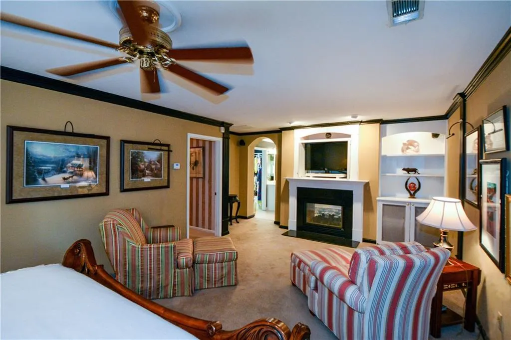 645 River Valley Road, Sandy Springs, Georgia 30328, 4 Bedrooms Bedrooms, ,3 BathroomsBathrooms,Residential,Sold,645 River Valley Road,6651392