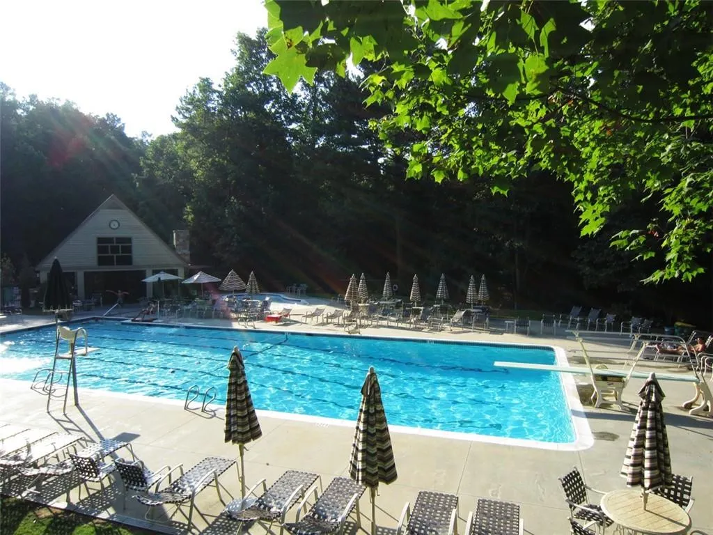 645 River Valley Road, Sandy Springs, Georgia 30328, 4 Bedrooms Bedrooms, ,3 BathroomsBathrooms,Residential,Sold,645 River Valley Road,6651392