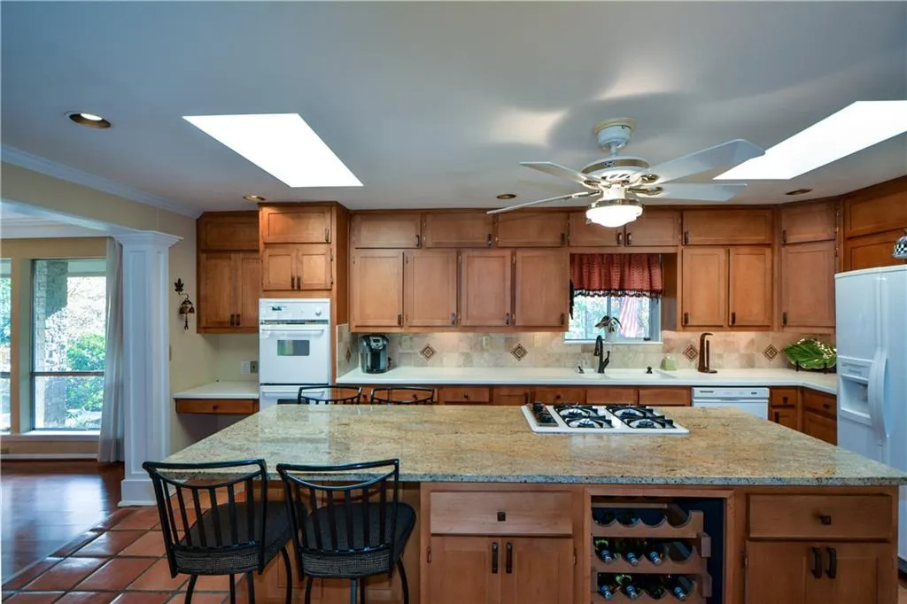 645 River Valley Road, Sandy Springs, Georgia 30328, 4 Bedrooms Bedrooms, ,3 BathroomsBathrooms,Residential,Sold,645 River Valley Road,6651392