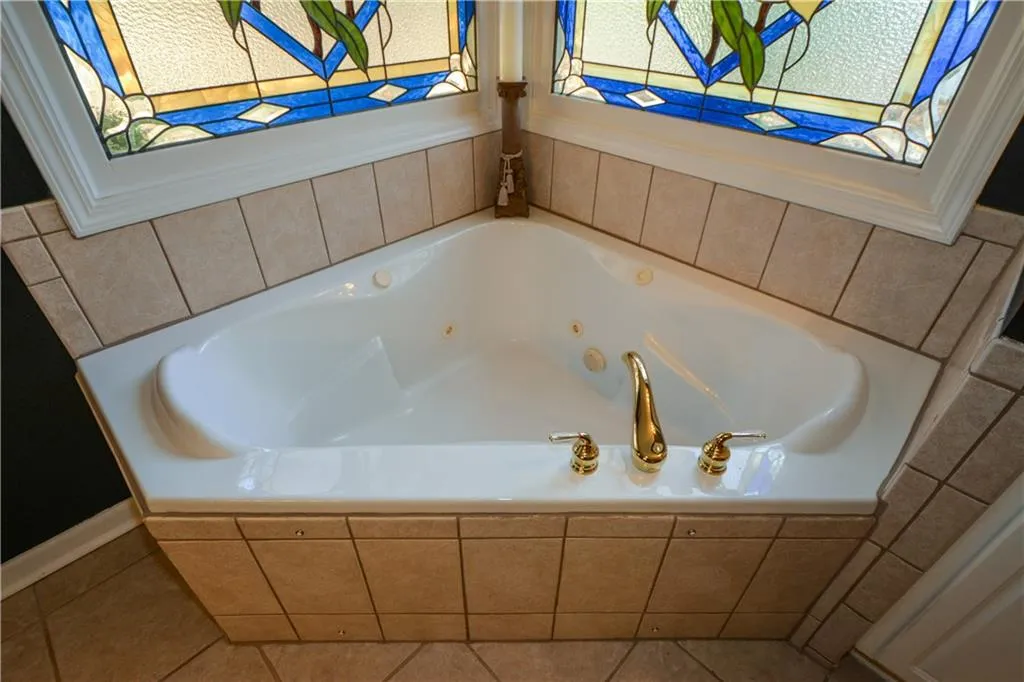 645 River Valley Road, Sandy Springs, Georgia 30328, 4 Bedrooms Bedrooms, ,3 BathroomsBathrooms,Residential,Sold,645 River Valley Road,6651392