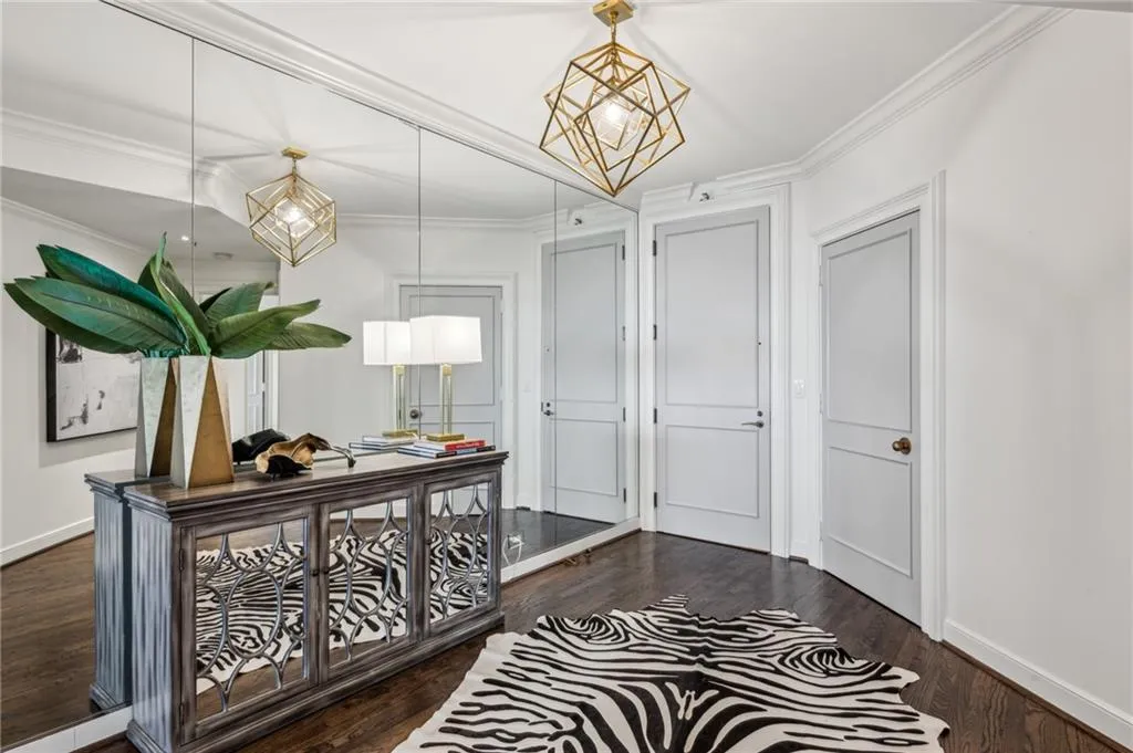 2660 Peachtree Road Nw Unit 23a, Atlanta, Georgia 30305, 2 Bedrooms Bedrooms, 0 ,2 BathroomsBathrooms,Residential,For Sale,2660 Peachtree Road Nw Unit 23a,7705687