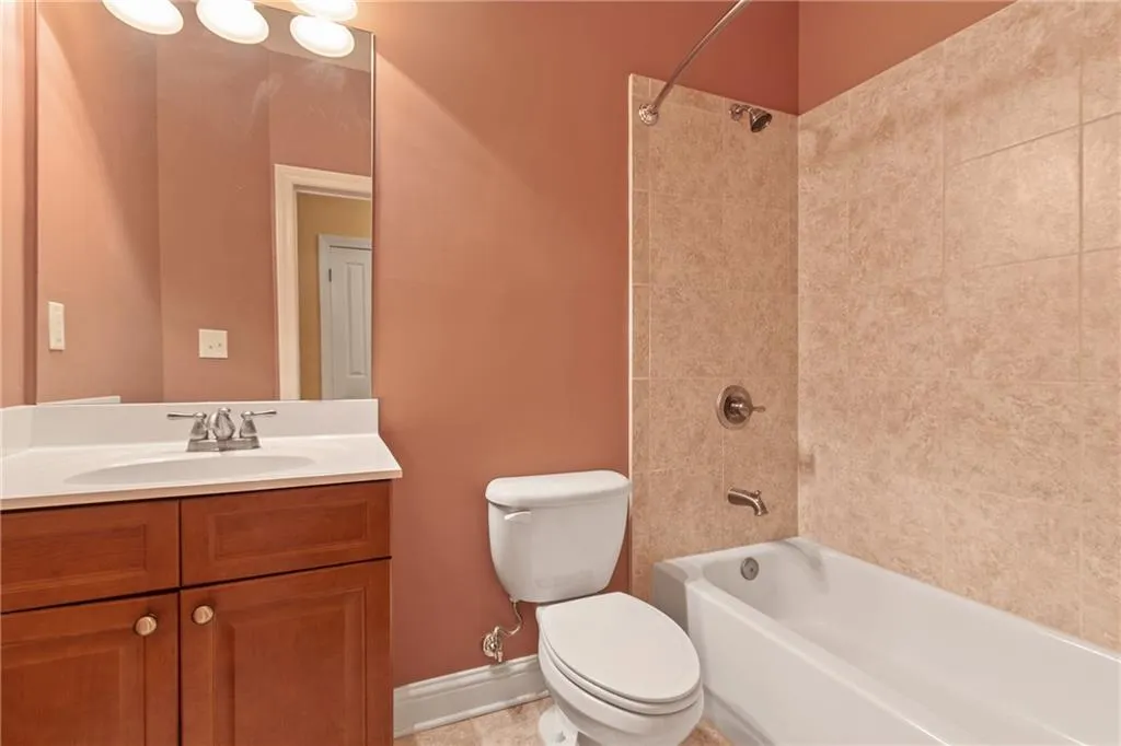 137 Alderwood Hill Unit 109, Sandy Springs, Georgia 30328, 4 Bedrooms Bedrooms, ,4 BathroomsBathrooms,Residential,Sold,137 Alderwood Hill Unit 109,6539280