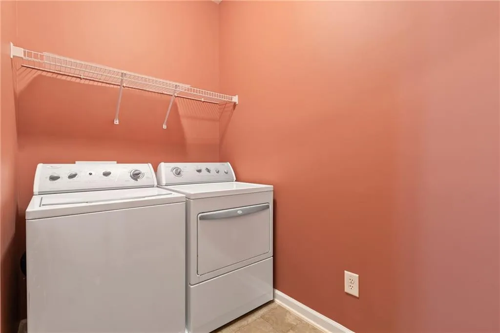 137 Alderwood Hill Unit 109, Sandy Springs, Georgia 30328, 4 Bedrooms Bedrooms, ,4 BathroomsBathrooms,Residential,Sold,137 Alderwood Hill Unit 109,6539280