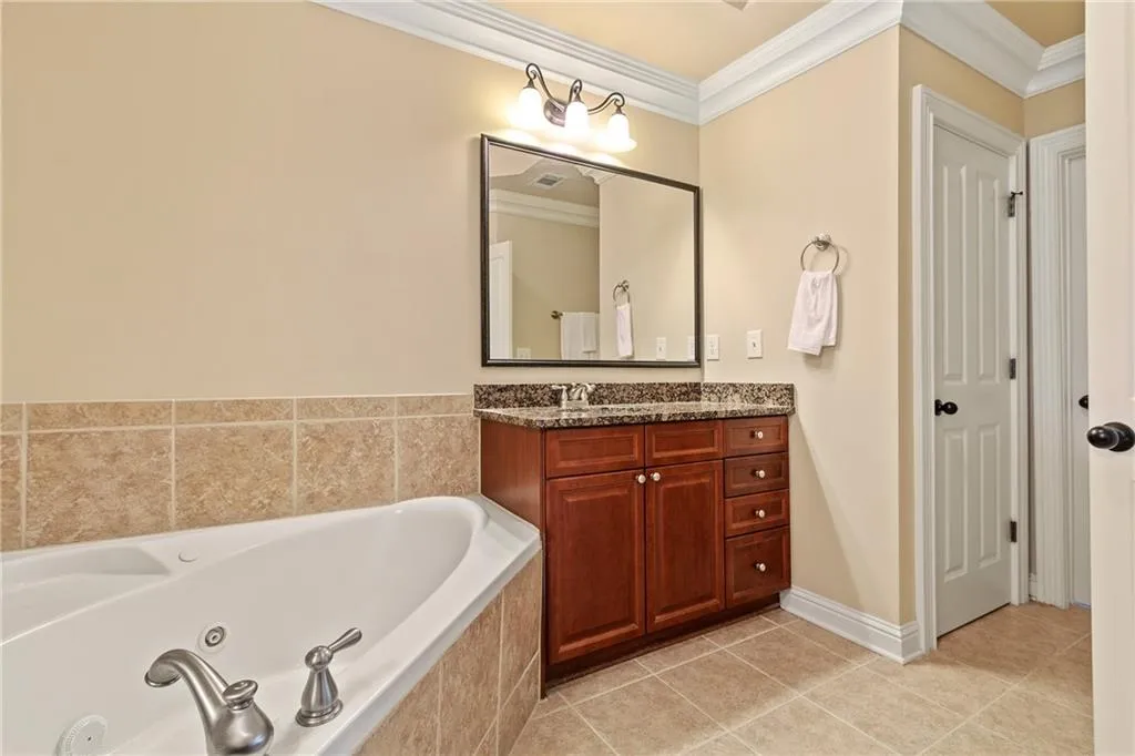 137 Alderwood Hill Unit 109, Sandy Springs, Georgia 30328, 4 Bedrooms Bedrooms, ,4 BathroomsBathrooms,Residential,Sold,137 Alderwood Hill Unit 109,6539280