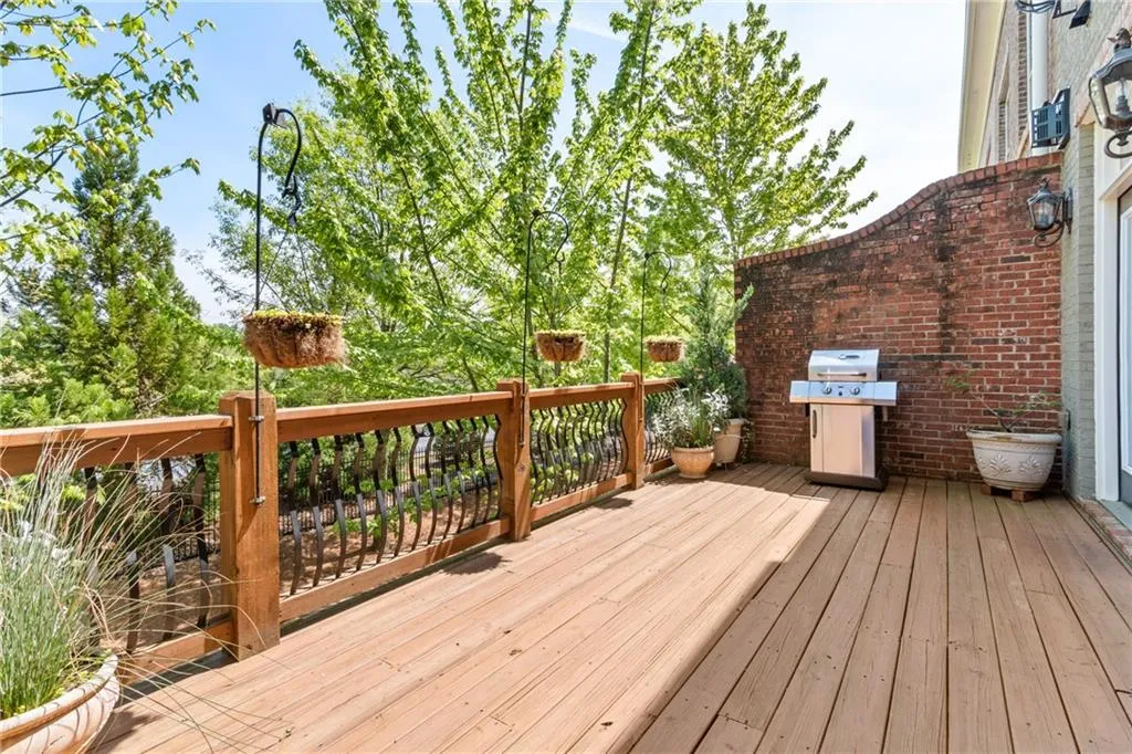 137 Alderwood Hill Unit 109, Sandy Springs, Georgia 30328, 4 Bedrooms Bedrooms, ,4 BathroomsBathrooms,Residential,Sold,137 Alderwood Hill Unit 109,6539280