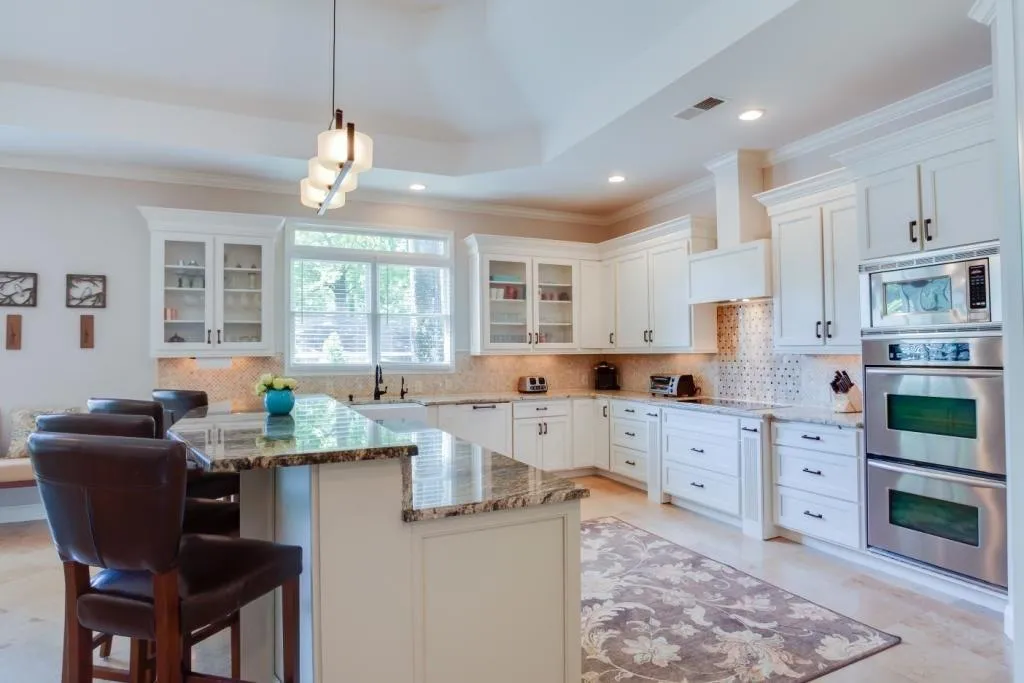 1885 Canmont Drive Ne, Brookhaven, Georgia 30319, 5 Bedrooms Bedrooms, ,6 BathroomsBathrooms,Residential,Sold,1885 Canmont Drive Ne,5690385