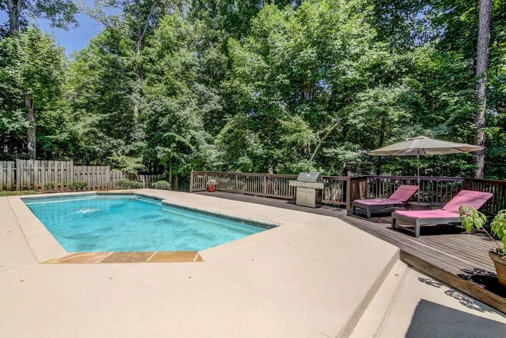 345 Westerhall Court, Sandy Springs, Georgia 30328, 4 Bedrooms Bedrooms, ,3 BathroomsBathrooms,Residential,Sold,345 Westerhall Court,6052130