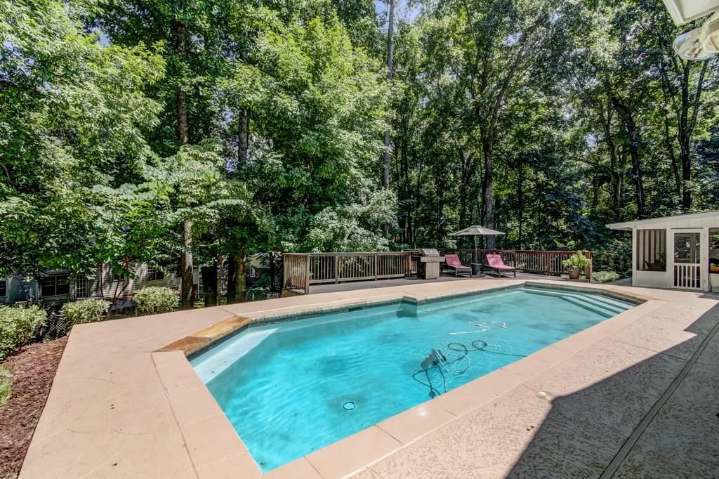 345 Westerhall Court, Sandy Springs, Georgia 30328, 4 Bedrooms Bedrooms, ,3 BathroomsBathrooms,Residential,Sold,345 Westerhall Court,6052130