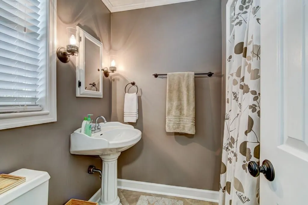 345 Westerhall Court, Sandy Springs, Georgia 30328, 4 Bedrooms Bedrooms, ,3 BathroomsBathrooms,Residential,Sold,345 Westerhall Court,6052130