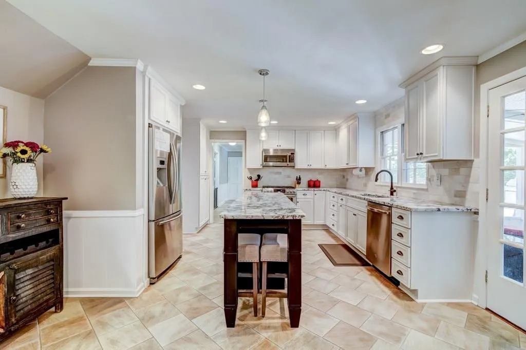 345 Westerhall Court, Sandy Springs, Georgia 30328, 4 Bedrooms Bedrooms, ,3 BathroomsBathrooms,Residential,Sold,345 Westerhall Court,6052130
