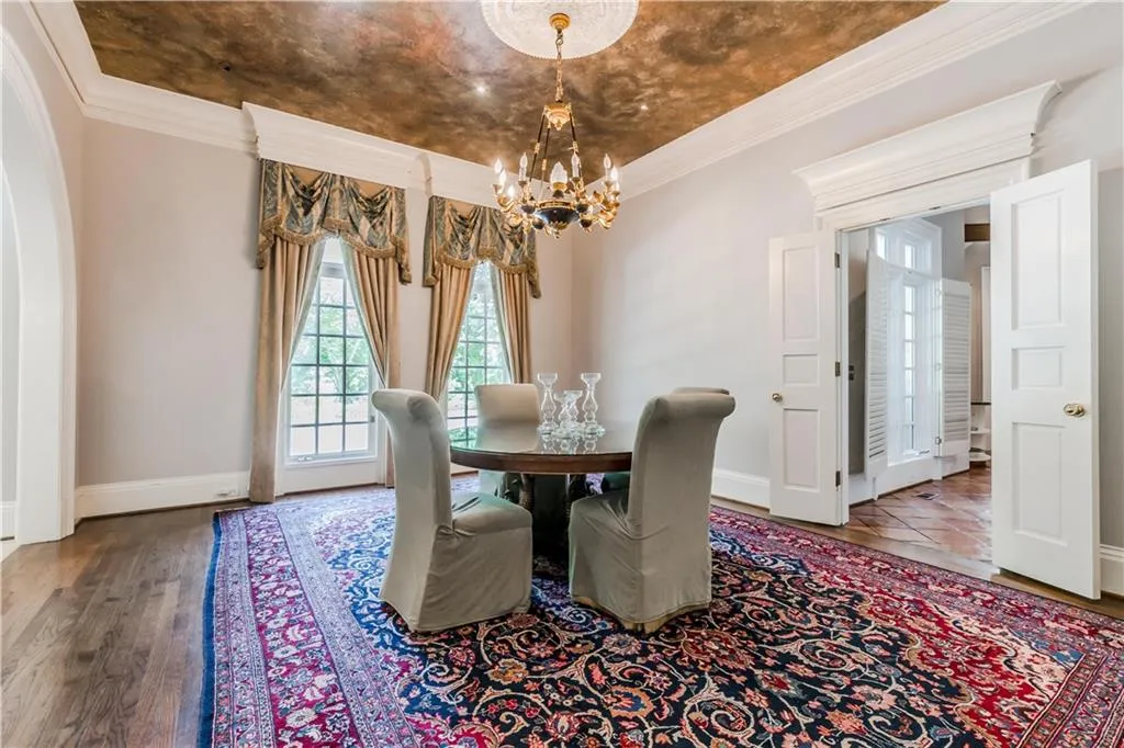 105 E Chambord Drive Nw, Sandy Springs, Georgia 30327, 6 Bedrooms Bedrooms, ,6 BathroomsBathrooms,Residential,Sold,105 E Chambord Drive Nw,6005397