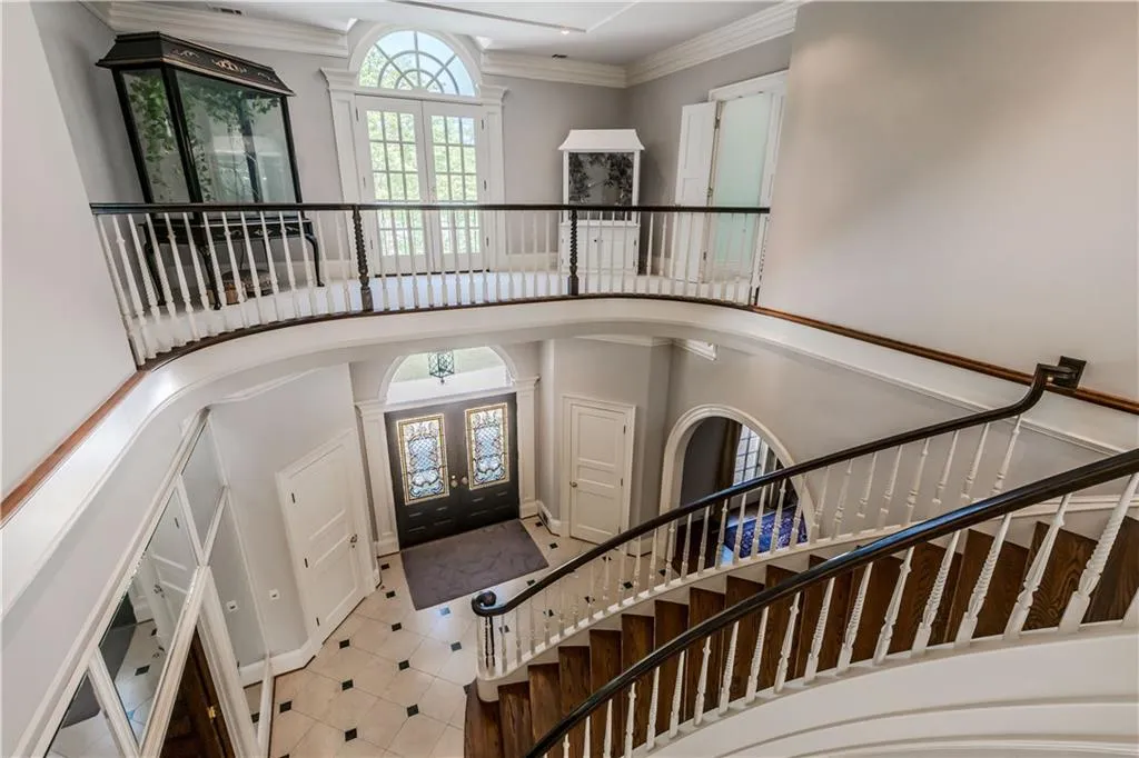 105 E Chambord Drive Nw, Sandy Springs, Georgia 30327, 6 Bedrooms Bedrooms, ,6 BathroomsBathrooms,Residential,Sold,105 E Chambord Drive Nw,6005397