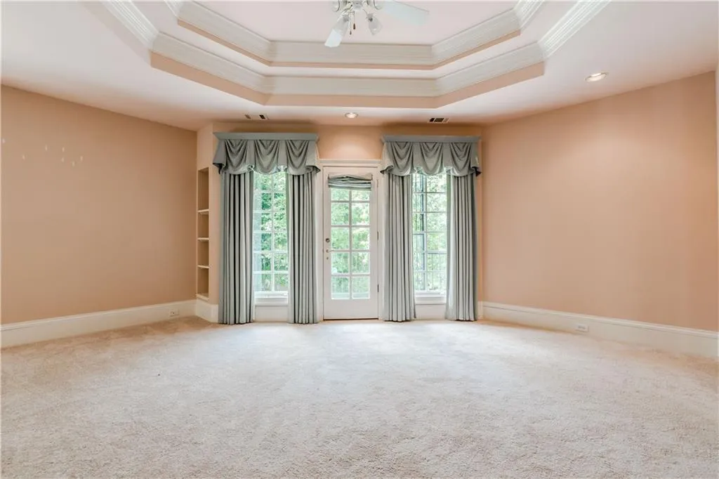 105 E Chambord Drive Nw, Sandy Springs, Georgia 30327, 6 Bedrooms Bedrooms, ,6 BathroomsBathrooms,Residential,Sold,105 E Chambord Drive Nw,6005397