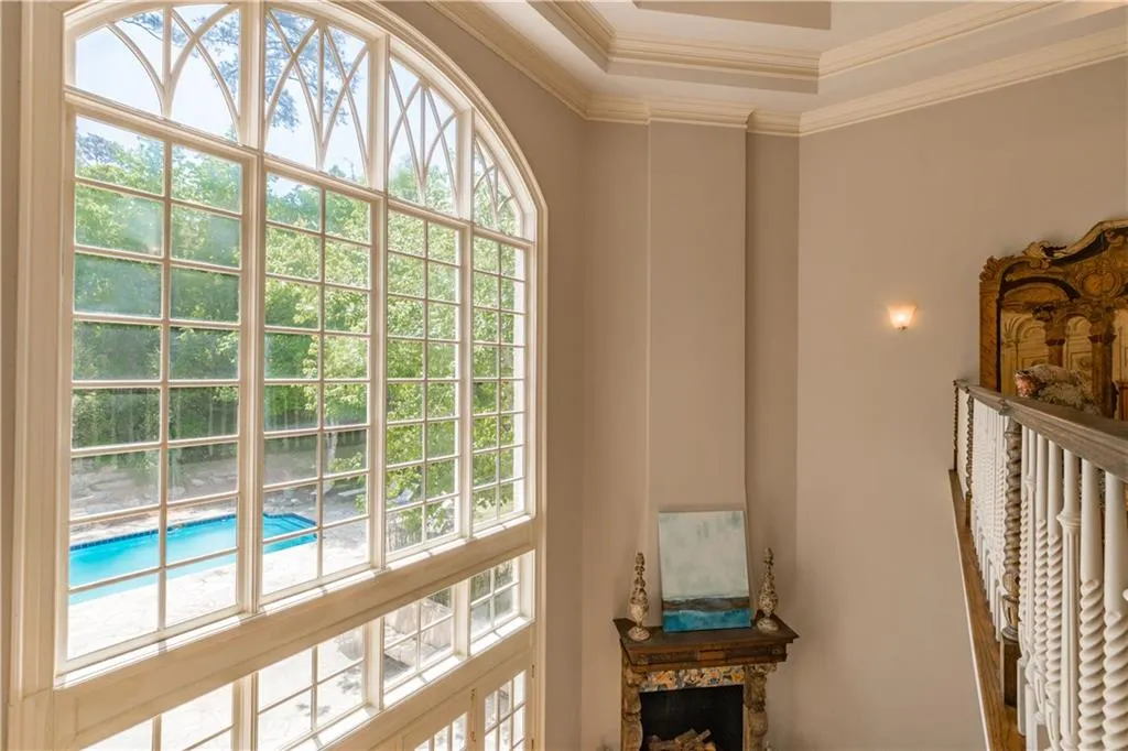 105 E Chambord Drive Nw, Sandy Springs, Georgia 30327, 6 Bedrooms Bedrooms, ,6 BathroomsBathrooms,Residential,Sold,105 E Chambord Drive Nw,6005397