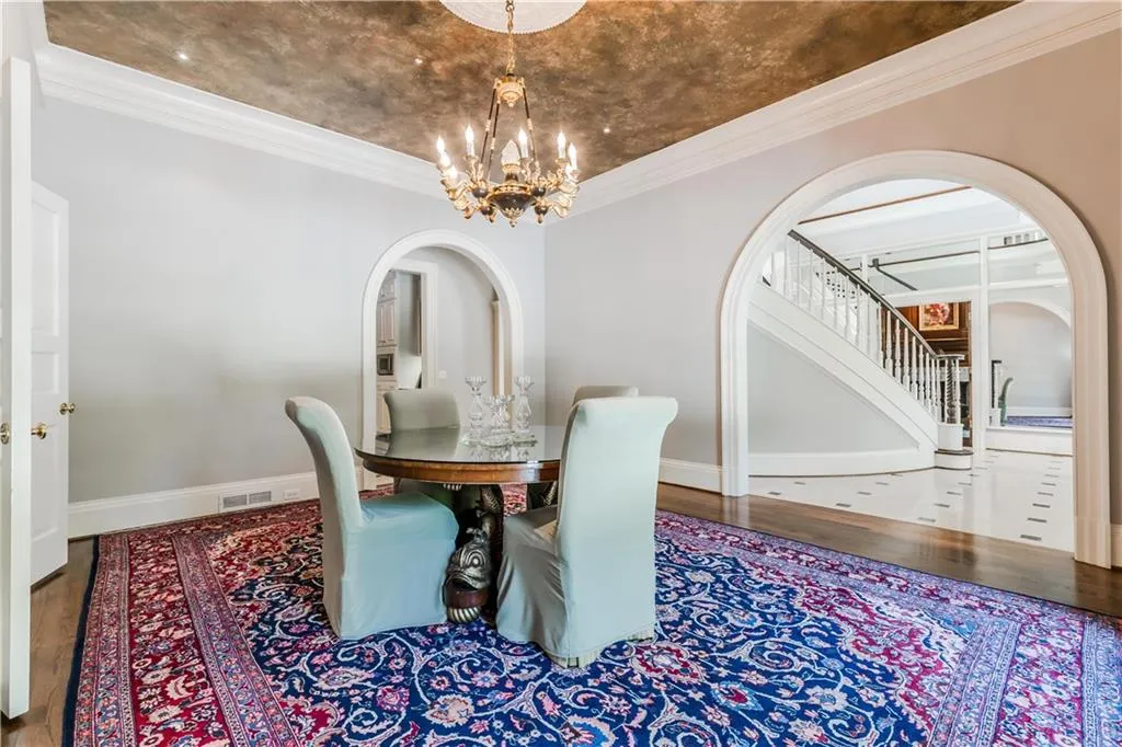 105 E Chambord Drive Nw, Sandy Springs, Georgia 30327, 6 Bedrooms Bedrooms, ,6 BathroomsBathrooms,Residential,Sold,105 E Chambord Drive Nw,6005397