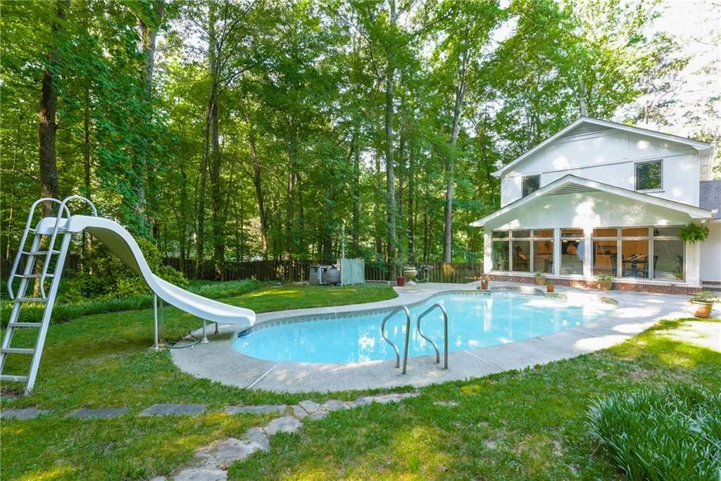 7605 Spalding Lane, Sandy Springs, Georgia 30350, 4 Bedrooms Bedrooms, ,4 BathroomsBathrooms,Residential,Sold,7605 Spalding Lane,5683521